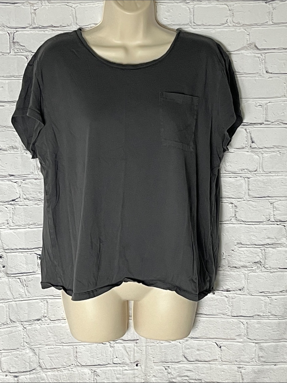 GAP Women's Short Sleeve Pocket Tee - Charcoal Gray